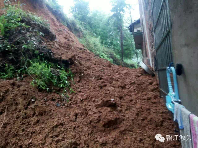 估计我家后山的滑坡比这严重很多[1]